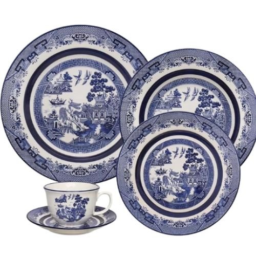Traditional blue willow patterned Blue and White Dinnerware Set