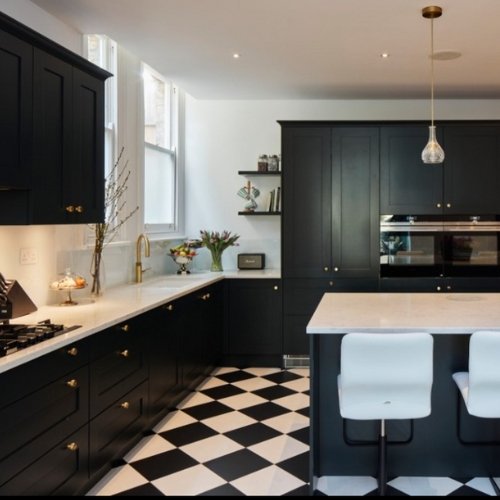 design choices with striking black and white checkered floor by estatekitchens on instagram